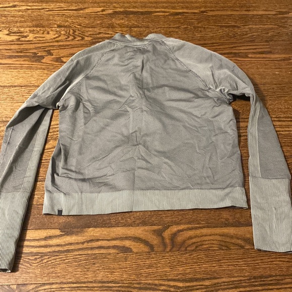 Lululemon Restless Cropped Half Zip - Picture 9 of 9